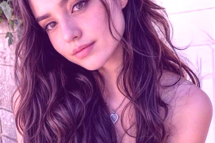Abigail, 28, a brunette amber-eyed latina companion based in Momence. Offering GFE, Roleplay, Dinner Date. Available for incall and outcall, overnight bookin...
