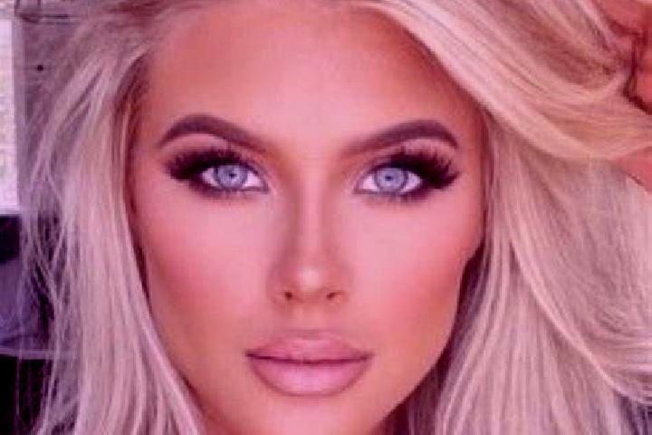 Abigail, 29, a auburn grey-eyed mixed companion based in Arzal. Offering Domination, Duos, Travel Companion. Available for incall and outcall, day and evenin...