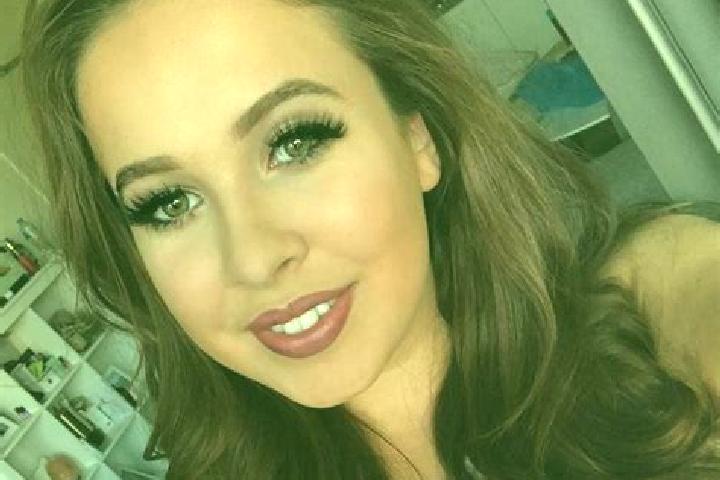 Addison, 22, a red blue-eyed latina companion based in Annalong. Offering CIM, BDSM, Prostate Massage. Available for incall and outcall, overnight bookings a...