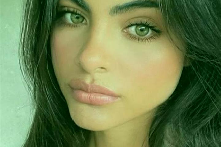 Addison, 27, a brunette grey-eyed mixed companion based in Buti. Offering 69, Fetish, OWO, GFE. Available for incall and outcall, overnight bookings available.