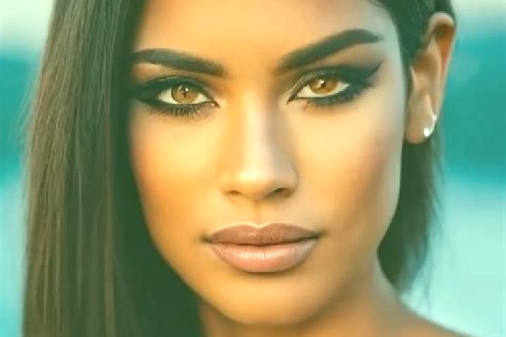 Alice, 24, a blonde dark-eyed ebony companion based in Doffing. Offering Massage, Roleplay. Available for incall and outcall, day and evening dates.
