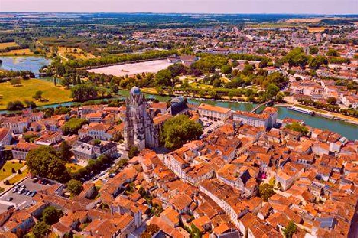Amelia, 24, a blonde grey-eyed latina companion based in Korija. Offering Dinner Date, Tantra, Striptease. Available for incall and outcall, overnight bookin...