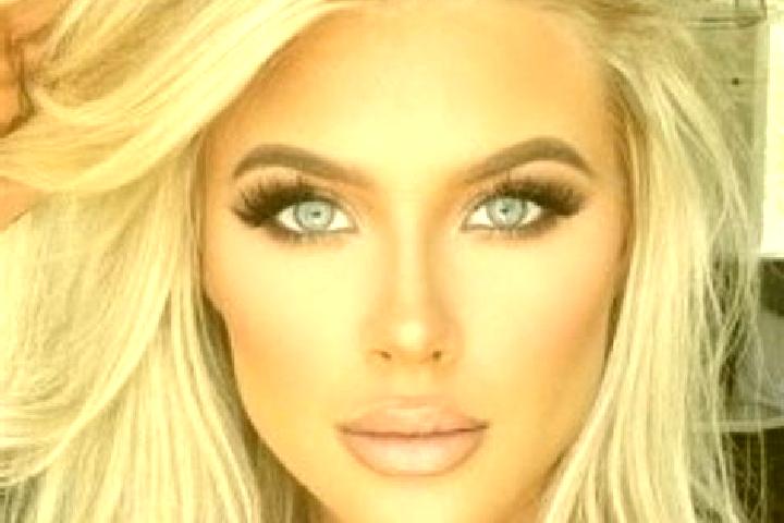 Amelia, 27, a auburn grey-eyed ebony companion based in Lucknow. Offering 69, Massage. Available for incall and outcall, overnight bookings available.