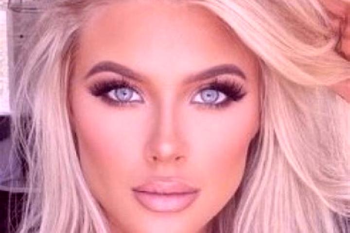 Amelia, 32, a brunette amber-eyed mediterranean companion based in Wanssum. Offering Dinner Date, OWO, Erotic Massage. Available for incall and outcall, day ...