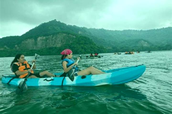 Aria, 26, a red brown-eyed caucasian companion based in Susanville. Offering Girlfriend Experience, Tantra, 69, Massage, Erotic Massage. Available for incall...