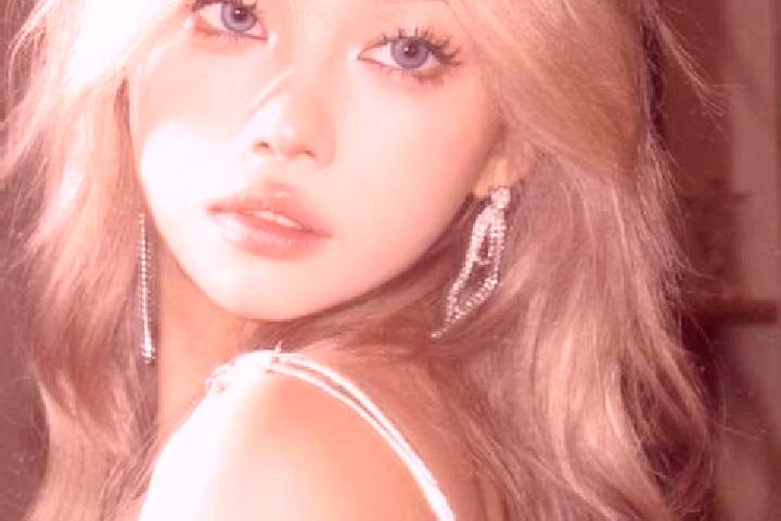 Aria, 33, a platinum blonde green-eyed mixed companion based in Soba. Offering 69, GFE, Roleplay. Available for incall and outcall, overnight bookings availa...