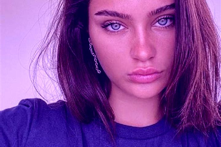 Aria, 34, a brunette blue-eyed middle eastern companion based in Fehraltorf. Offering Couples, Striptease, Domination, Deep French Kissing, Travel Companion....