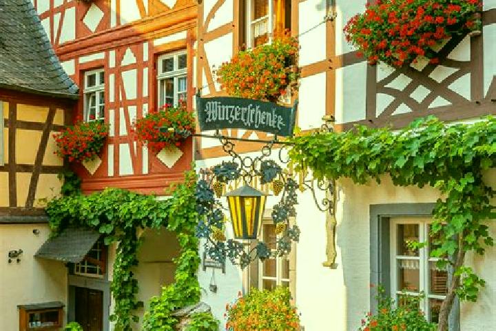 Aurora, 24, a black dark-eyed latina companion based in Bzany. Offering A-Level, GFE. Available for incall and outcall, day and evening dates.