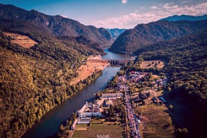 Aurora, 26 — Escort in Caumont-sur-Durance, France