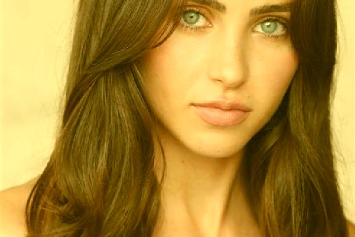 Ava, 37, a brunette grey-eyed indian companion based in Ha Long. Offering Tantra, A-Level, Prostate Massage, Domination, BDSM. Available for incall and outca...