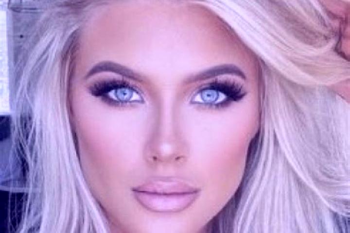 Chloe, 25, a dark blonde hazel-eyed middle eastern companion based in Gary. Offering Striptease, Massage, Travel Companion. Available for incall and outcall,...