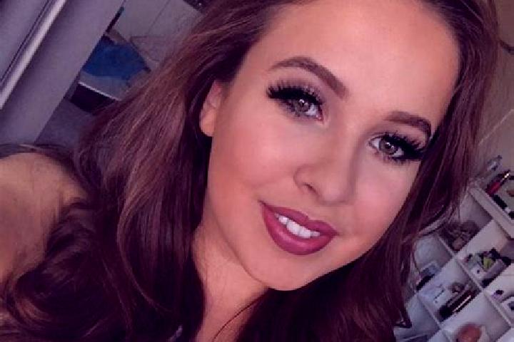Chloe, 25, a platinum blonde green-eyed indian companion based in Virudhachalam. Offering Dinner Date, Striptease, Tantra. Available for incall and outcall, ...