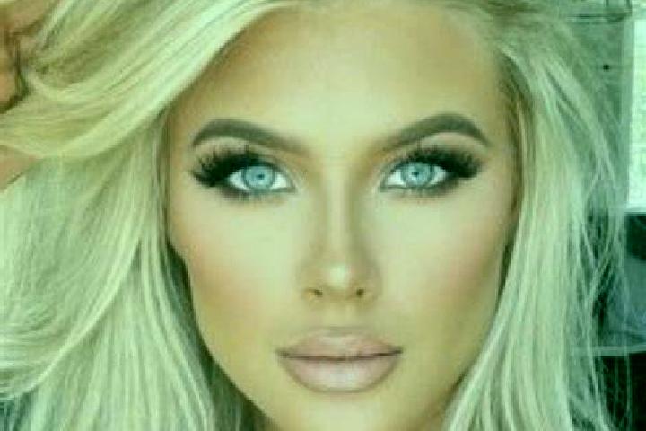 Chloe, 33, a chestnut brown-eyed mixed companion based in Ash Shuhada . Offering Party Girl, GFE, Massage, Overnight. Available for incall and outcall, overn...