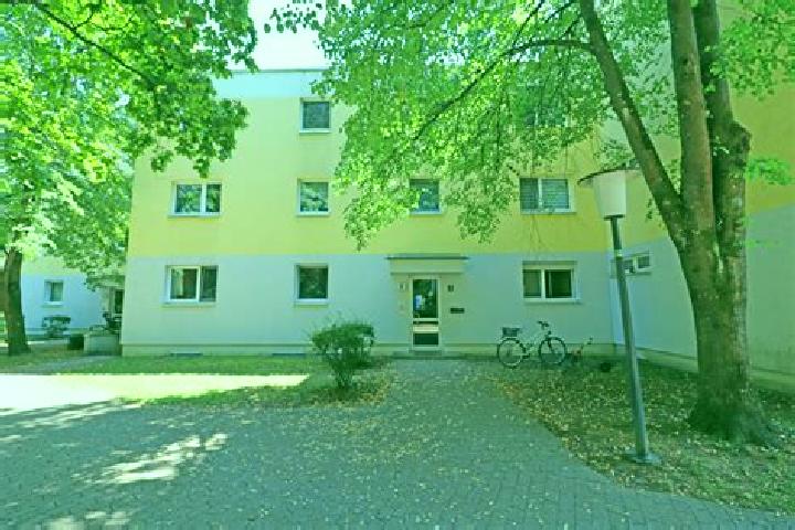 Clara, 20, a auburn grey-eyed latina companion based in Aegviidu. Offering Dinner Date, A-Level, Fetish. Available for incall and outcall, day and evening da...