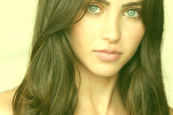Clara, 22 — Escort in Catuji, Brazil
