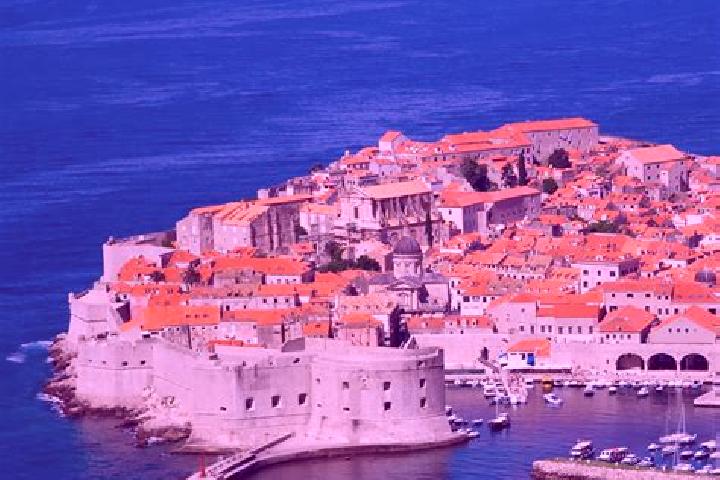 Clara, 35 — Escort in Perignat-les-Sarlieve, France