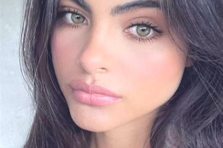 Clara, 38, a dark blonde green-eyed caribbean companion based in Lago do Junco. Offering A-Level, Erotic Massage, Duos, Deep French Kissing, Striptease. Avai...