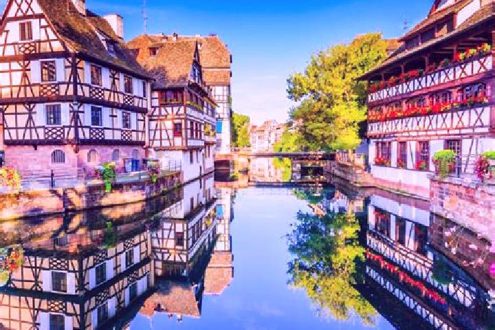 Eleanor, 30 — Escort in Sesimbra, Portugal