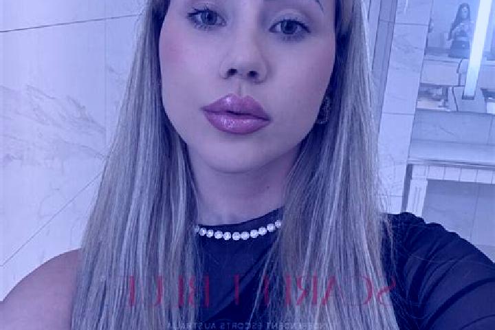 Elizabeth, 23 — Escort in Nanyang, China