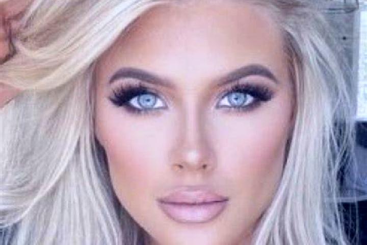 Elizabeth, 32 — Escort in Emmen, Switzerland