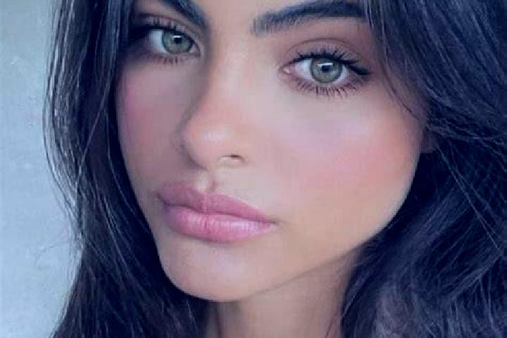 Ellie, 24, a auburn amber-eyed indian companion based in Nansana. Offering BDSM, Striptease, GFE. Available for incall and outcall, overnight bookings availa...