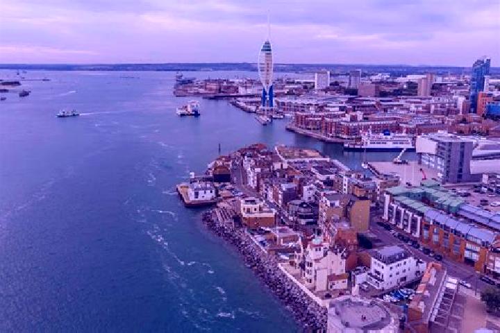 Ellie, 32 — Escort in Korytna, Czech Republic