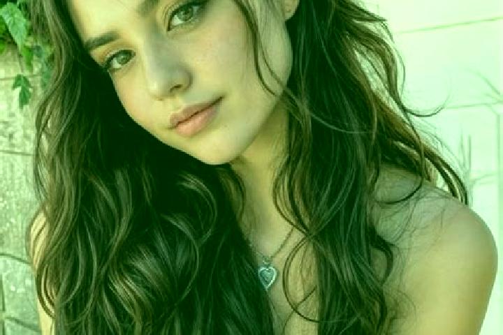 Emily, 38, a chestnut brown-eyed latina companion based in Cergnago. Offering Overnight, 69, BDSM. Available for incall and outcall, overnight bookings avail...