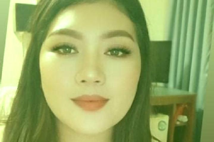 Emma, 21, a platinum blonde hazel-eyed mixed companion based in Westrichmond. Offering Roleplay, Domination, Prostate Massage, CIM, Deep French Kissing. Avai...