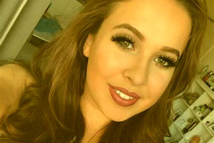 Emma, 25 — Escort in Hajdusamson, Hungary
