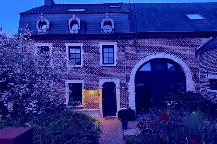 Emma, 29 — Escort in Kawarasan, Indonesia