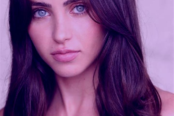 Emma, 33, a chestnut hazel-eyed latina companion based in Amaragui. Offering 69, Duos, Couples, Dinner Date. Available for incall and outcall, day and evenin...