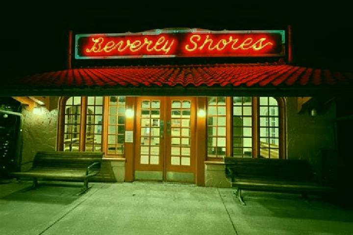 escort Beverly Shores