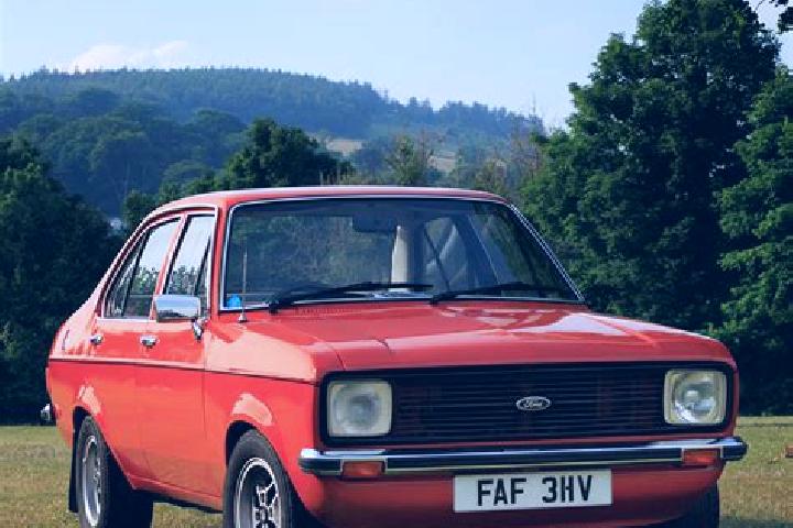 escort Bourbourg