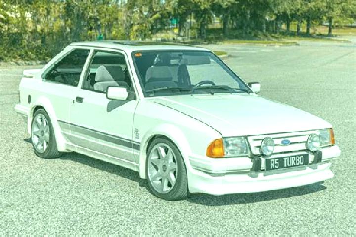 escort Carleton