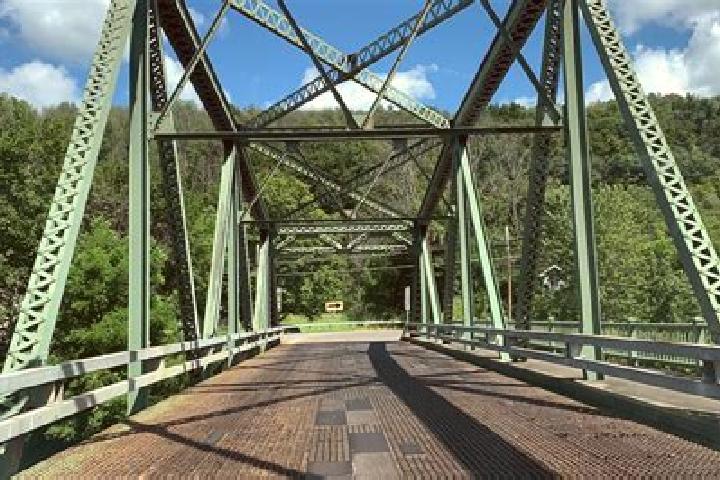 escort Chenango Bridge