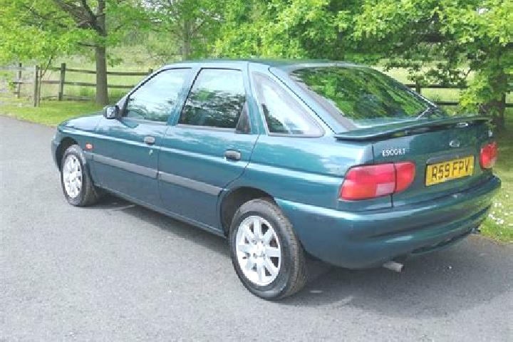 escort Eholie