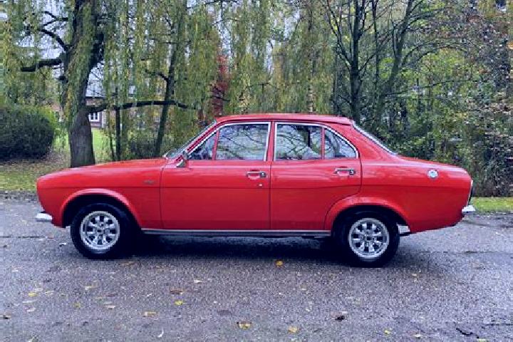 escort Four