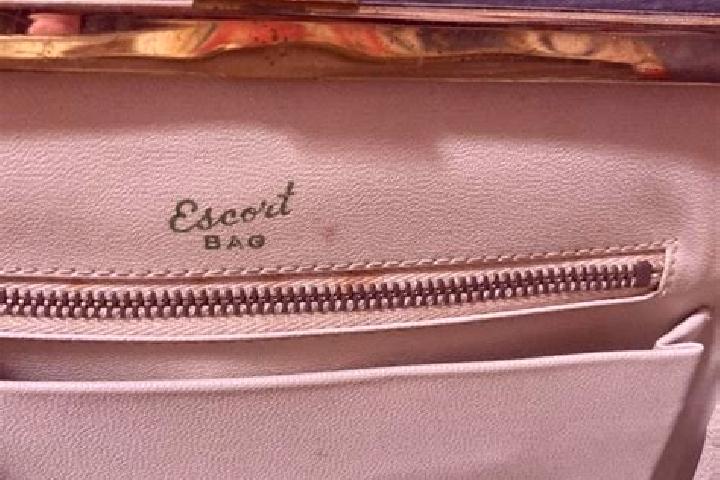 escort Lizard