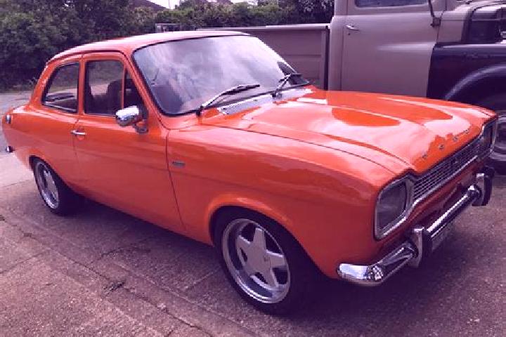 escort Sanderstead