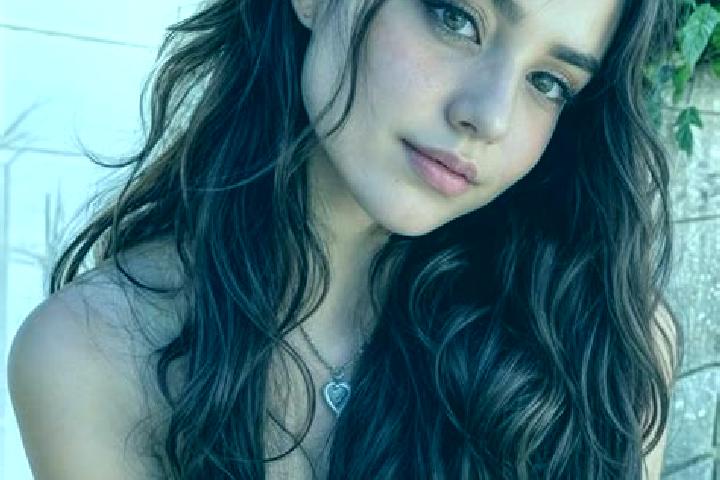 Escorts Epiais-Rhus, France — Local Companions