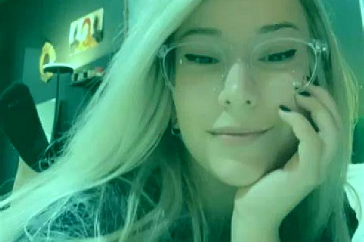 Eva, 24, a blonde hazel-eyed asian companion based in Muhammadabad. Offering CIM, Domination, Couples. Available for incall and outcall, day and evening dates.