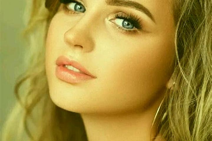 Eva, 25, a chestnut hazel-eyed latina companion based in Amathur. Offering Travel Companion, Duos, Couples, Fetish, Prostate Massage. Available for incall an...