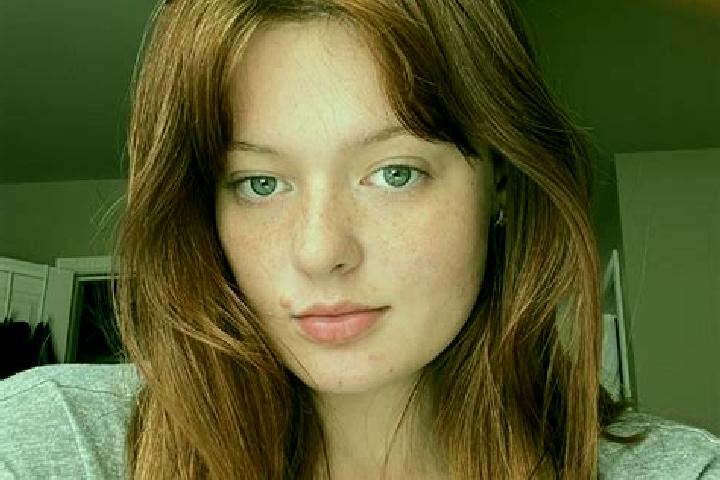 Evelyn, 33, a dark blonde amber-eyed latina companion based in Fesches-le-Chatel. Offering Roleplay, A-Level, BDSM. Available for incall and outcall, overnig...