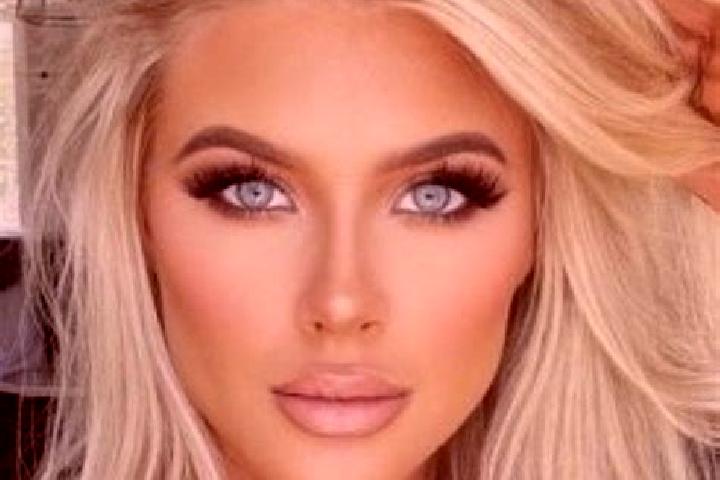 Evelyn, 36, a red dark-eyed latina companion based in Ortucchio. Offering Erotic Massage, 69, A-Level, Dinner Date. Available for incall and outcall, day and...