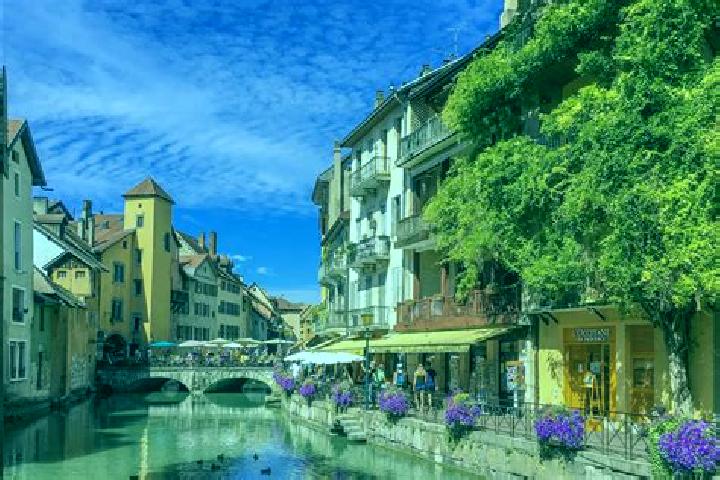 Hannah, 28 — Escort in El ton, Russia