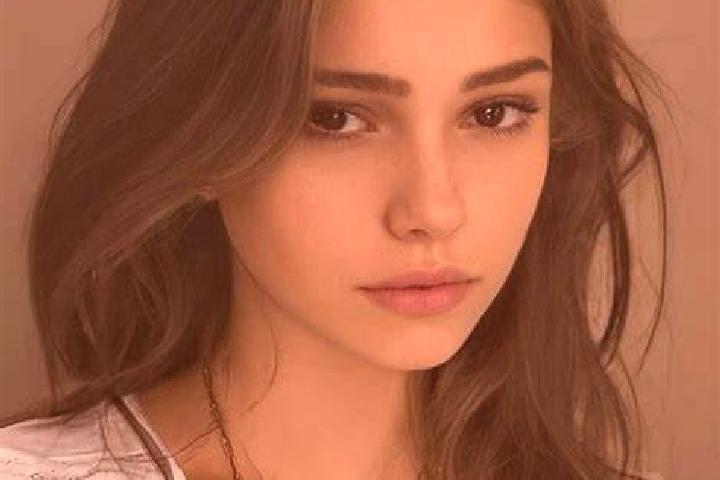 Hannah, 33 — Escort in Loutros, Greece