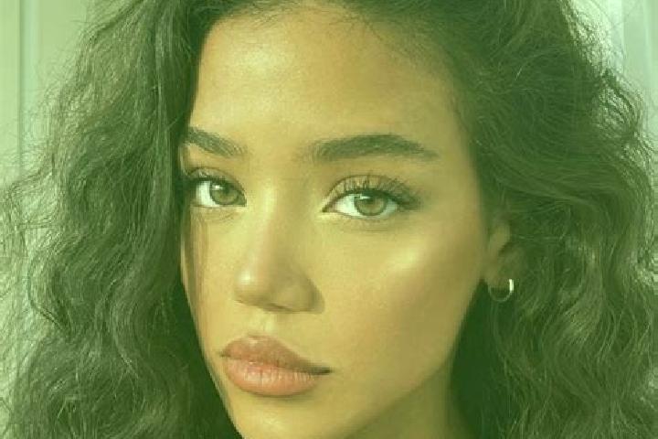 Hannah, 38, a red brown-eyed indian companion based in Puertollano. Offering Tantra, GFE, 69, Prostate Massage, CIM. Available for incall and outcall, overni...