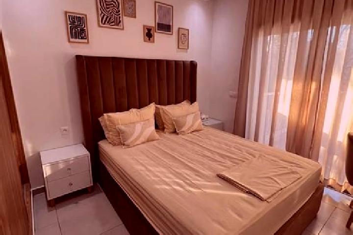 Harper, 27, a blonde amber-eyed ebony companion based in Berlim. Offering Erotic Massage, GFE, Couples, Girlfriend Experience. Available for incall and outca...