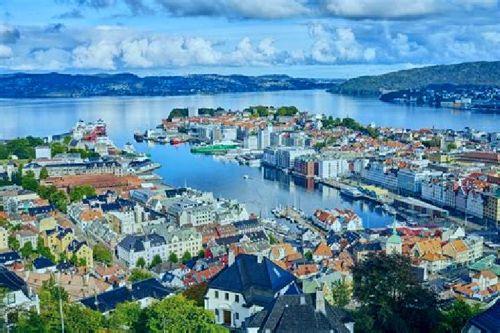 Harper, 27, a chestnut dark-eyed indian companion based in Oakdowns. Offering Striptease, Prostate Massage, A-Level, Couples. Available for incall and outcal...