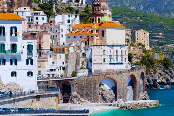Harper, 38, a brunette hazel-eyed middle eastern companion based in Val di Cava. Offering Girlfriend Experience, Couples, Prostate Massage. Available for inc...